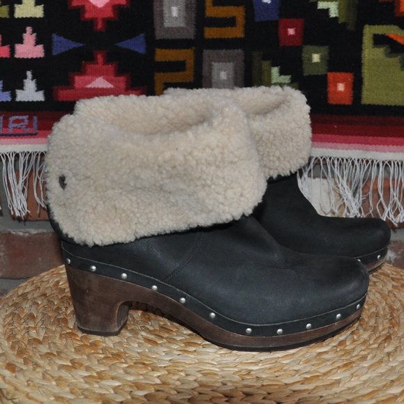 UGG Lynnea Black Nubuck Leather Fold Down Ankle Bootie Shearling Clog Boot 8 - Picture 1 of 12